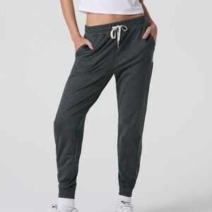 VUORI Charcoal Heather Performance Joggers Active Lounge DreamKnit Bottoms Small